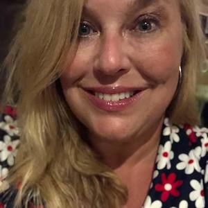 Meet your Posher, Deborah